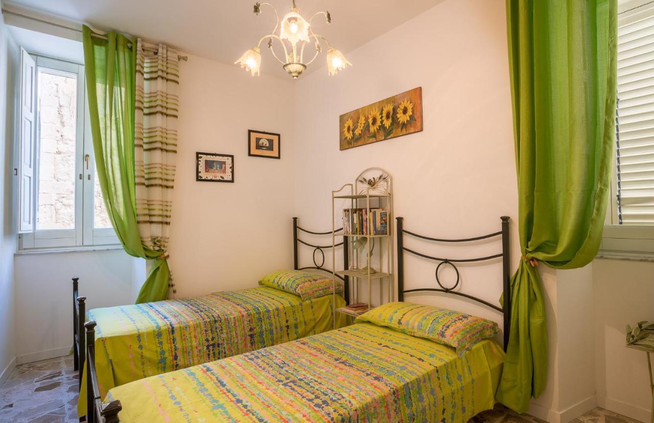 Maniace Sea View Apartment By Ortigia Apartments Syracuse Bagian luar foto