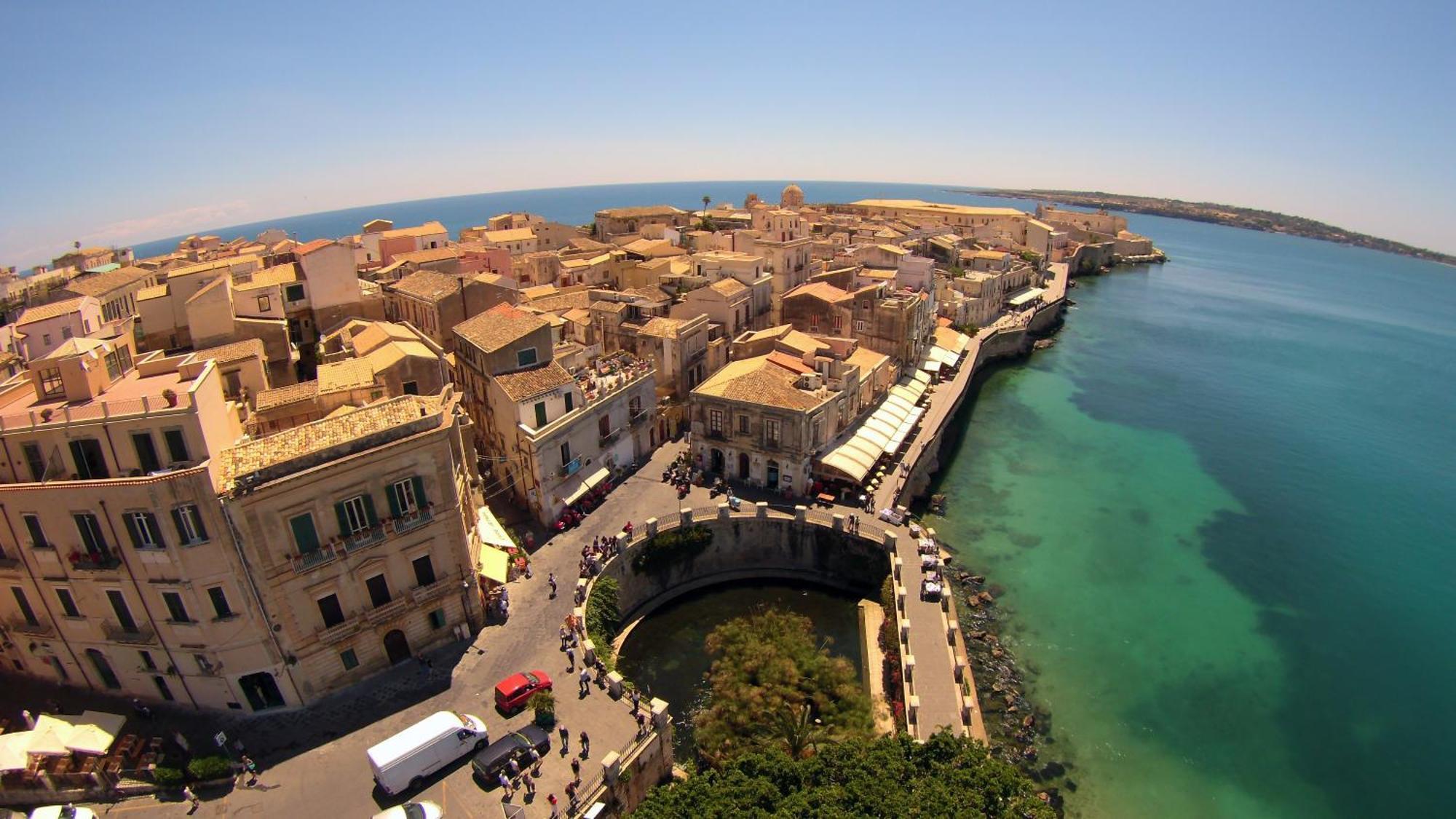 Maniace Sea View Apartment By Ortigia Apartments Syracuse Bagian luar foto